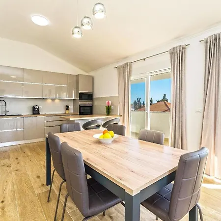 Apartament Fuer 4 Personen Ca 100 Qm In Privlaka, Dalmatien Norddalmatien Privlaka (Zadar)